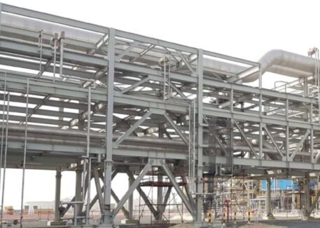 Steel-Piperack-with-multi-layer-piping-in-refinery